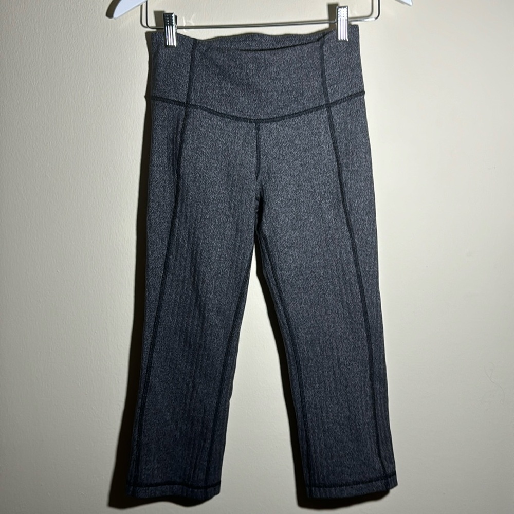 Lululemon Leggings Heather Black Sz 4 20” inseam